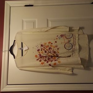 Women's Mac & Belle top